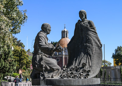 Juan Diego and bishop statue