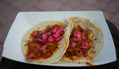 2 tacos de cochinita pibil