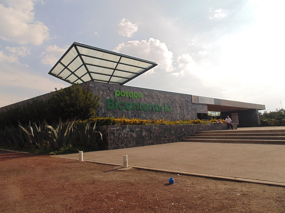 Parque Bicentenario Adrián Cerón D.f. CC BY-SA 3.0
